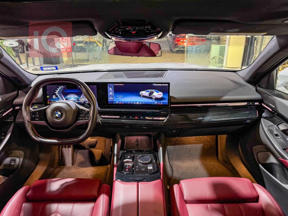 https://cdn.iqcars.ioimage_picker_704F908B-FA08-4193-97DD-BF753D817537-21682-00000586B9562AE9_out.jpg